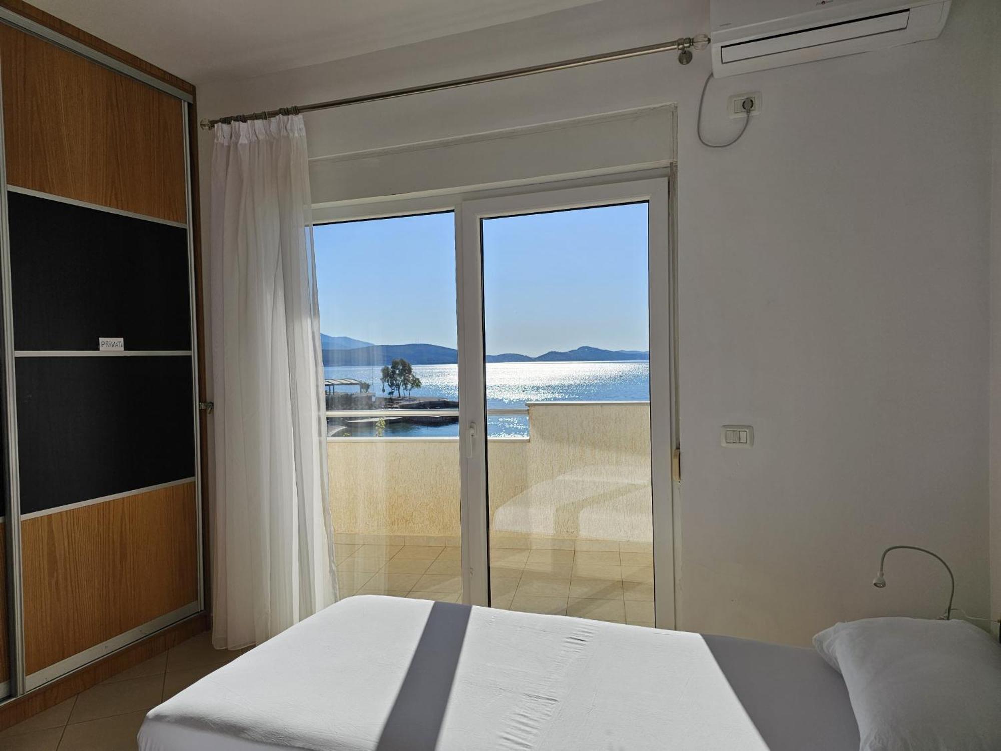 Svein Apartment Саранда Екстер'єр фото