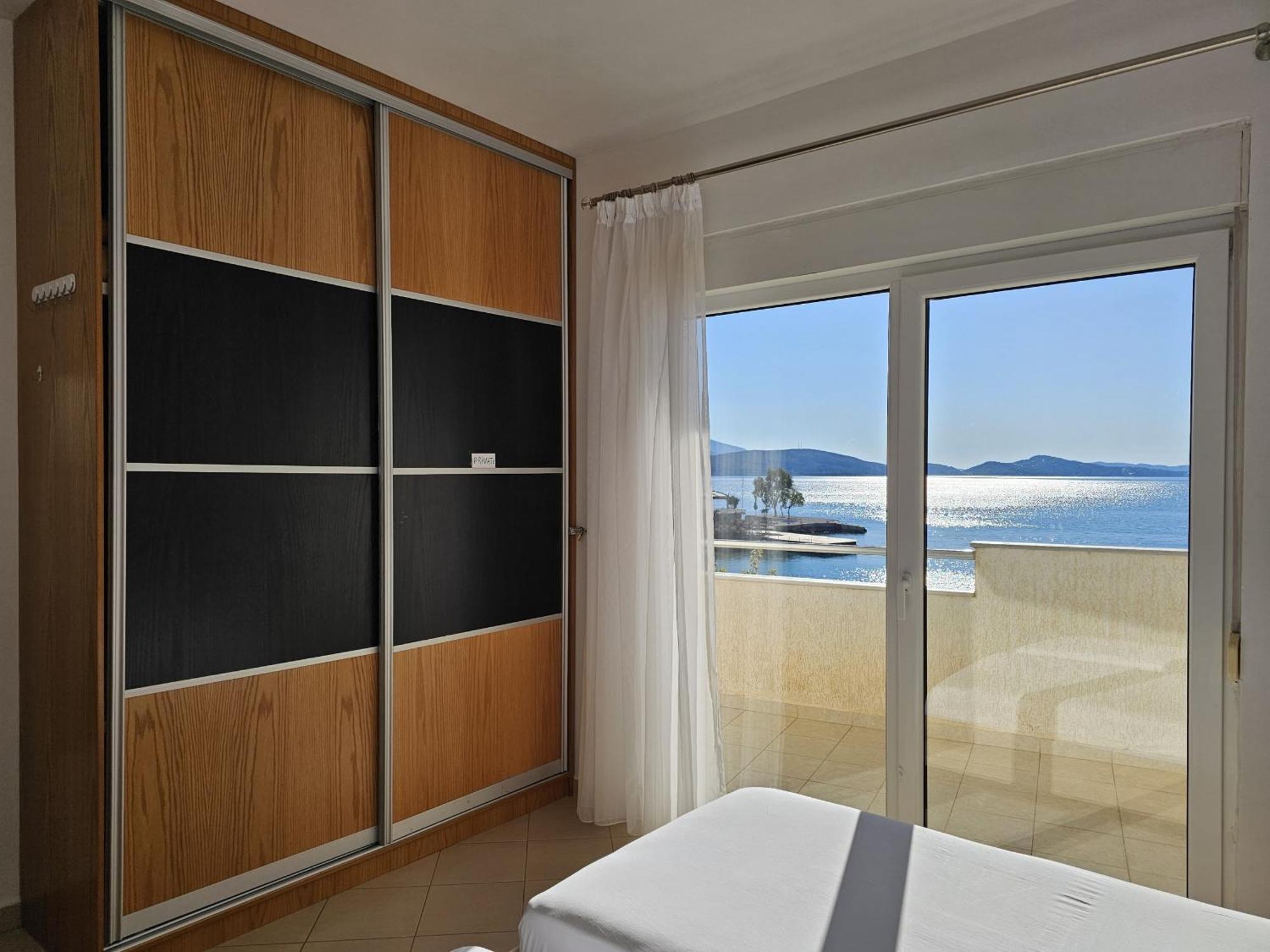 Svein Apartment Саранда Екстер'єр фото