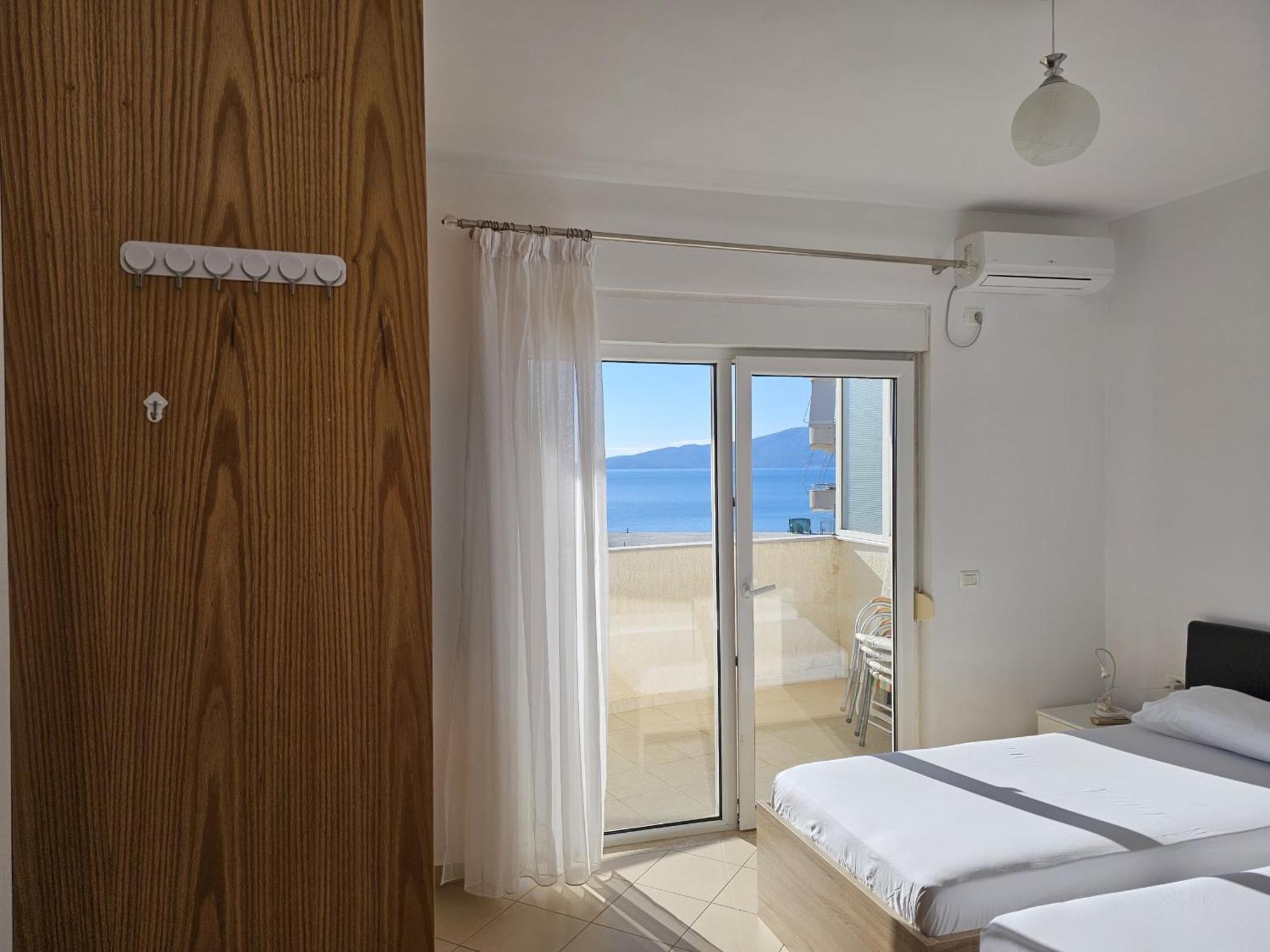 Svein Apartment Саранда Екстер'єр фото